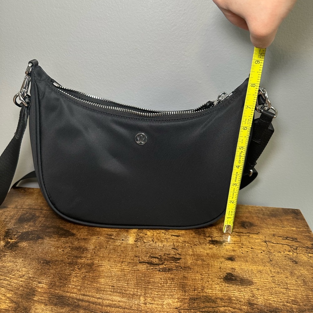 Lululemon City Essentials Small Shoulder Bag - Picture 14 of 14